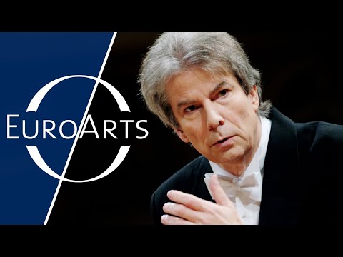 Mozart em Concerto: Orquestra de Câmara C.P.E. Bach e Hartmut Haenchen | Com Sinfonia nº 41