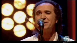 Ray Davies And Band Sings Sunny Afternoon