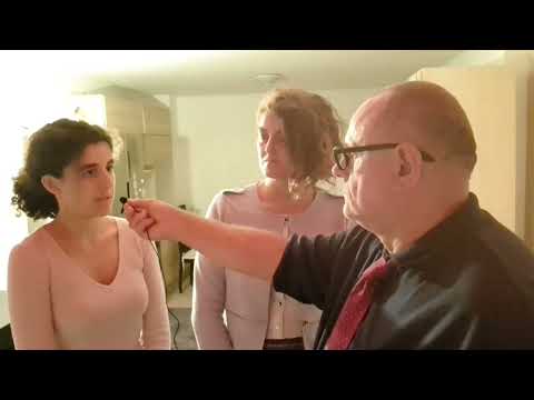 Policija upala u stan na Malešnici bez sudskog naloga , vršila teror i silu te uhitila Gloriju.