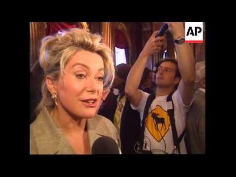 Yves Saint Laurent & Scherrer shows from Paris