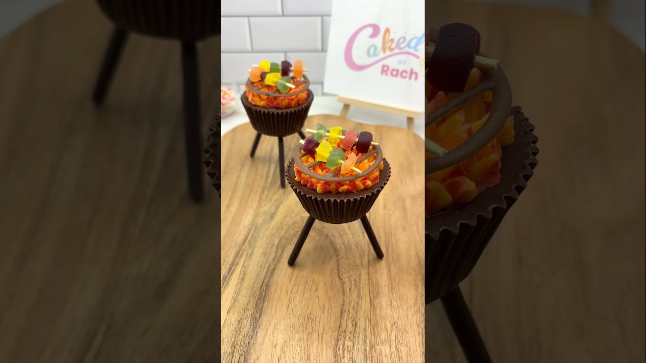 BBQ cupcakes 🔥🧁 #cakedbyrach #cakedecoration #cupcake #cupcakeideas #cakedesign #bbq #grill #short