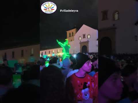 villa de Leyva revive espíritu navideño en Colombia , personas de todas partes de Colombia #boyacá