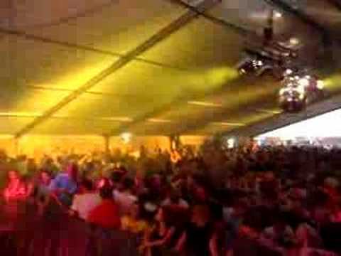 apres ski hut met flugel on tour