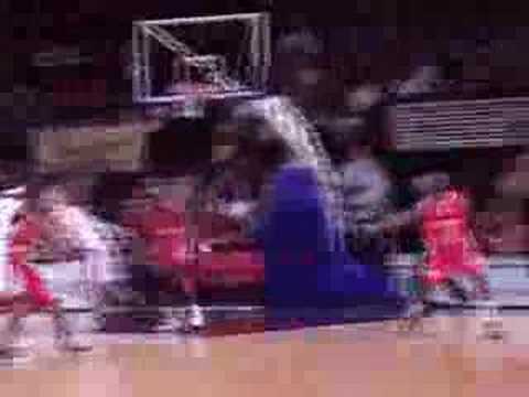 12 17-10-07 BCO-Charleroi - Chris for threeeeeeeeeeeeeeeeeee