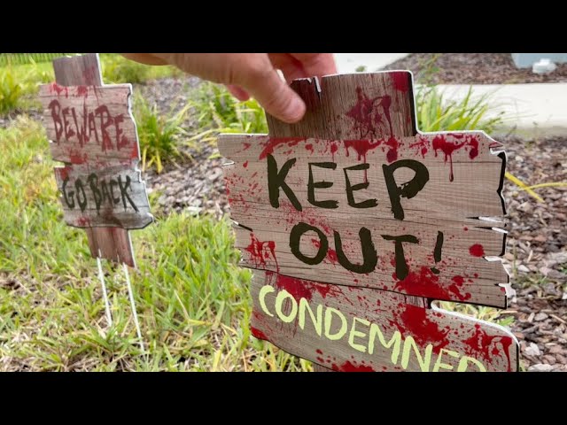 Vídeo relacionado con AOFOX Halloween Realista Esqueleto Estacas Zombie Ghost Brazo Estaca de plástico Esqueleto Manos Yard Sign para Halloween Props (4-Pares)