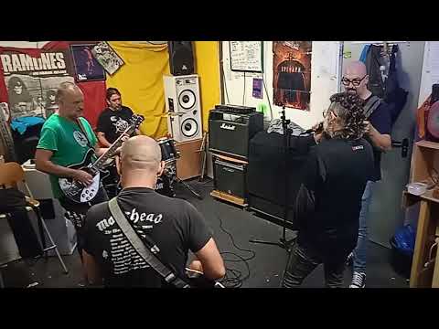 Cerrado por decepciones 😎