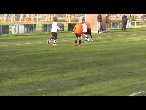 17 nov 2012 Maarssen E6 - VV De Meern E5 com 0-10 Actie Daan