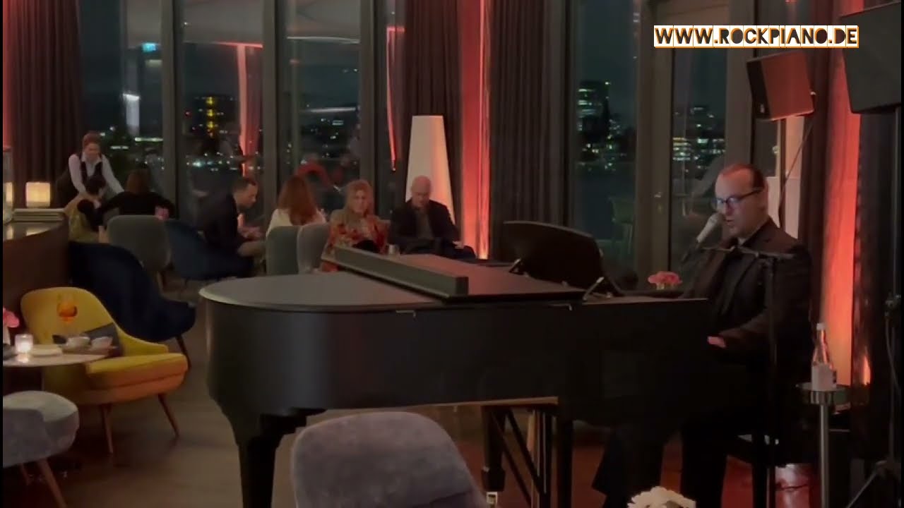  André Rössig (Voice & Piano) - Barpiano im Hotel Fontenay Hamburg 
