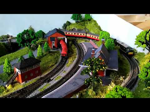 A Quick Trip Around My N Gauge Layout (Built in a Suitcase!)