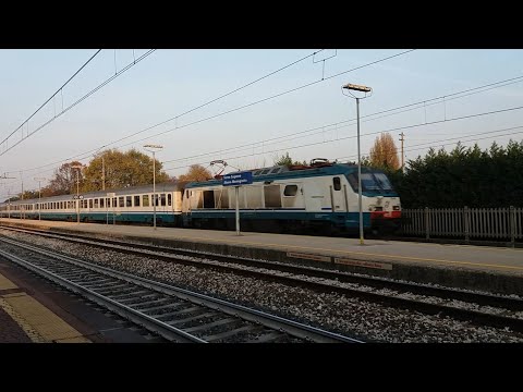 HD - E.402 A 020 in testa all' IC 594/595 Trieste C.LE - Roma T. in transito a Terme Euganee A.M.