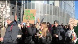 Größte Demo gegen Rechtsextremismus in Düsseldorf