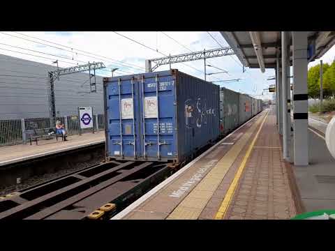Class 66565 Freightliner Freight Train Seen Passing Through West Ealing Part 2