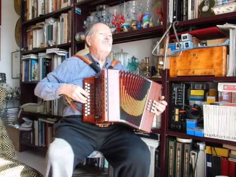 Mario Galasso plays his arrangement of "Vincent" with a 21/8 buttons squeezebox in F-Bb.