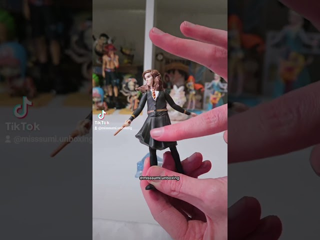 Vídeo relacionado con Schleich 42681 Hermione Granger & Patronus, a Partir de 6 años, Wizarding World - Figura, 16 x 11 x 18 cm