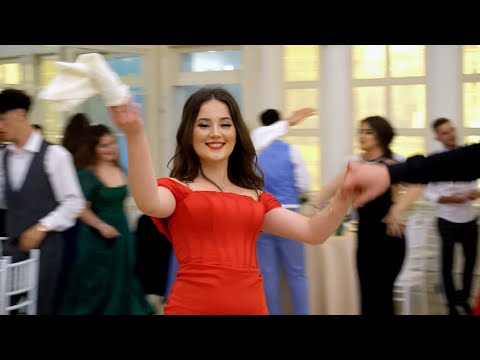 Matura 2021 - Valle dhe harem nga maturantet e Rrogozhines