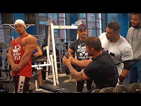 RAMON PARANDO TUDO EM ACADEMIA GRINGA