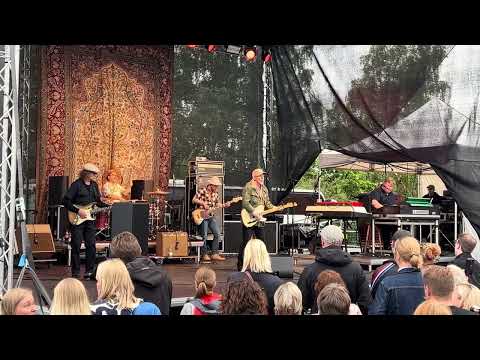 J. Karjalainen - Verinen mies (Logomon Terassikesä • Turku • 11.8.2023)