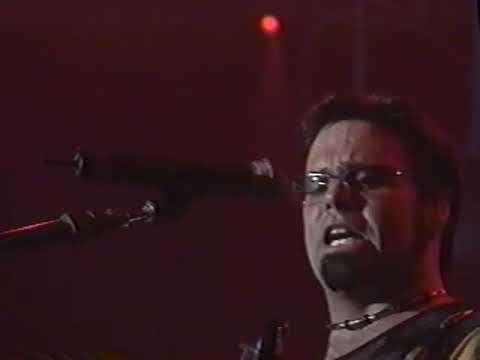 VINTAGE LIVE MONTGOMERY GENTRY MY TOWN TOUR CEDAR BLUFF IOWA -  KENNY CHESNEY TOUR