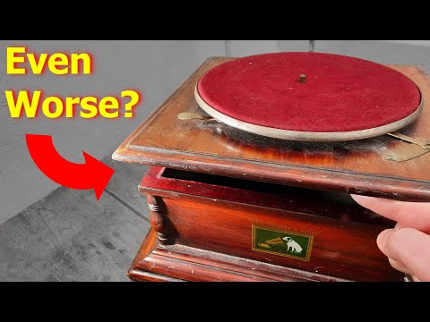 Just how fake is this fake gramophone?