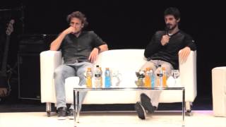 Leandro Garcia Morales con Diego Forlan