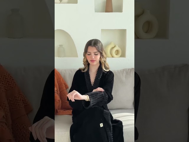 عباية شتوية مخمل سوداء 7025