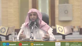 حكم التهنئة بالعيد والمصافحة والمعانقة image