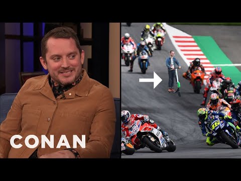 イライジャ・ウッド、"Elijah Wood On A Scooter "ミームについて - CONAN on TBS (Elijah Wood On The "Elijah Wood On A Scooter" Meme - CONAN on TBS)