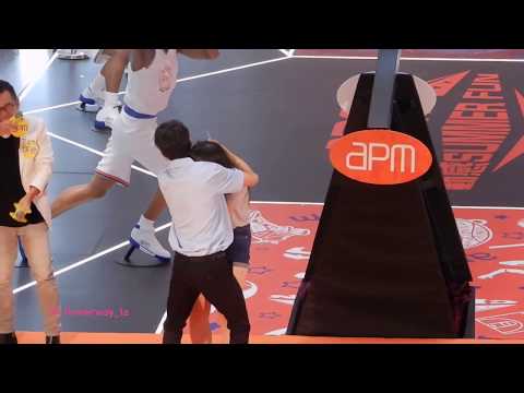 170716 김사무엘 Kim Samuel hug a fan - HONG KONG APM