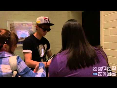 130427 ZE:A Kevin + Minwoo signing @ Sheraton (KMF)