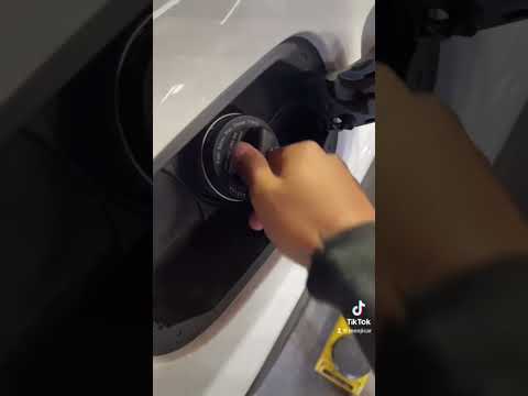 Mercedes With A Check Engine Light!? #automobile #car #mechanic #technician #carfix