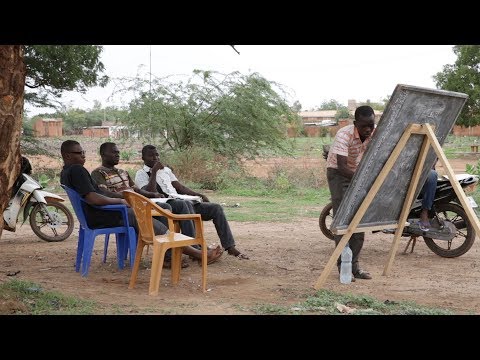 Protéger l’avenir des jeunes de Dédougou : investir dans les services de planification familiale adaptés aux jeunes Video thumbnail