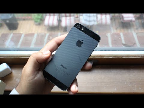 iOS 10.3.3 On iPHONE 5! (Review!)