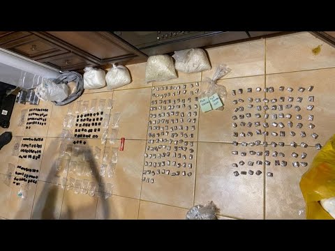 В Якутии сотрудниками полиции пресечён канал поставки крупной партии синтетических наркотиков В Якутии сотрудниками полиции пресечён канал поставки крупной партии синтетических наркотиков