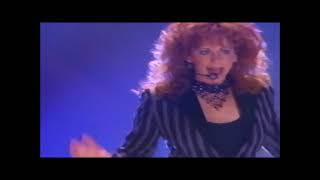 Reba McEntire   You Keep Me Hanging On