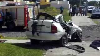 preview picture of video 'Fuerte accidente automovilístico en Colima'