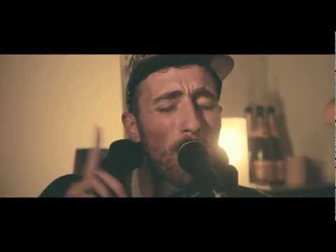 Video thumbnail for Due passi [Unplugged]