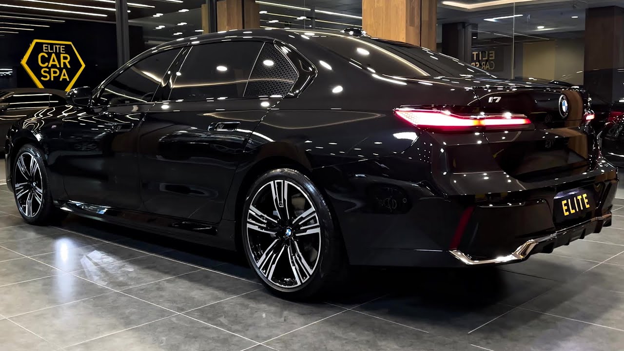 2025 BMW i7 - Exterior and Interior Details