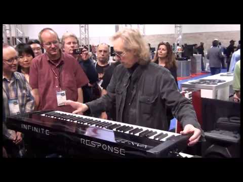 Eddie Jobson plays VAX77