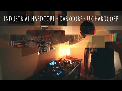 Test DJ mixing some tunes (Industrial Hardcore / Darkcore / UK Hardcore)