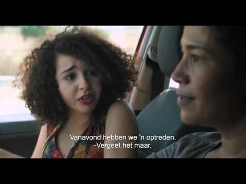 À peine j'ouvre les yeux