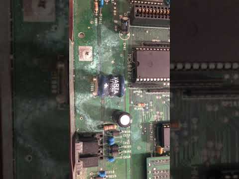 Commodore - Episode 338 - Amiga 2000 Leaked Battery Damage - David Bradley - 2500 2000HD