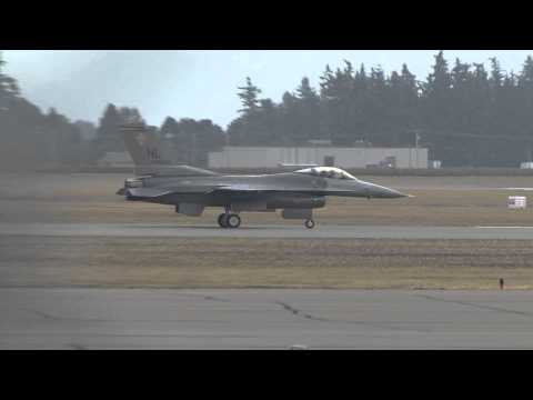 F16 Fighting Falcon with P51 Mustang at Abbotsford, BC; turn up the sound!