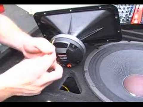 Brian Hot Rods seine JBL JRX-115 Top Cabs (Horn Driver)