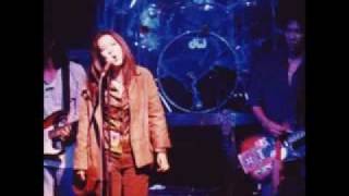 Download lagu Oppie Andaresta Pasir Putih mp3 Download lagu Oppie Andaresta Pasir Putih mp3