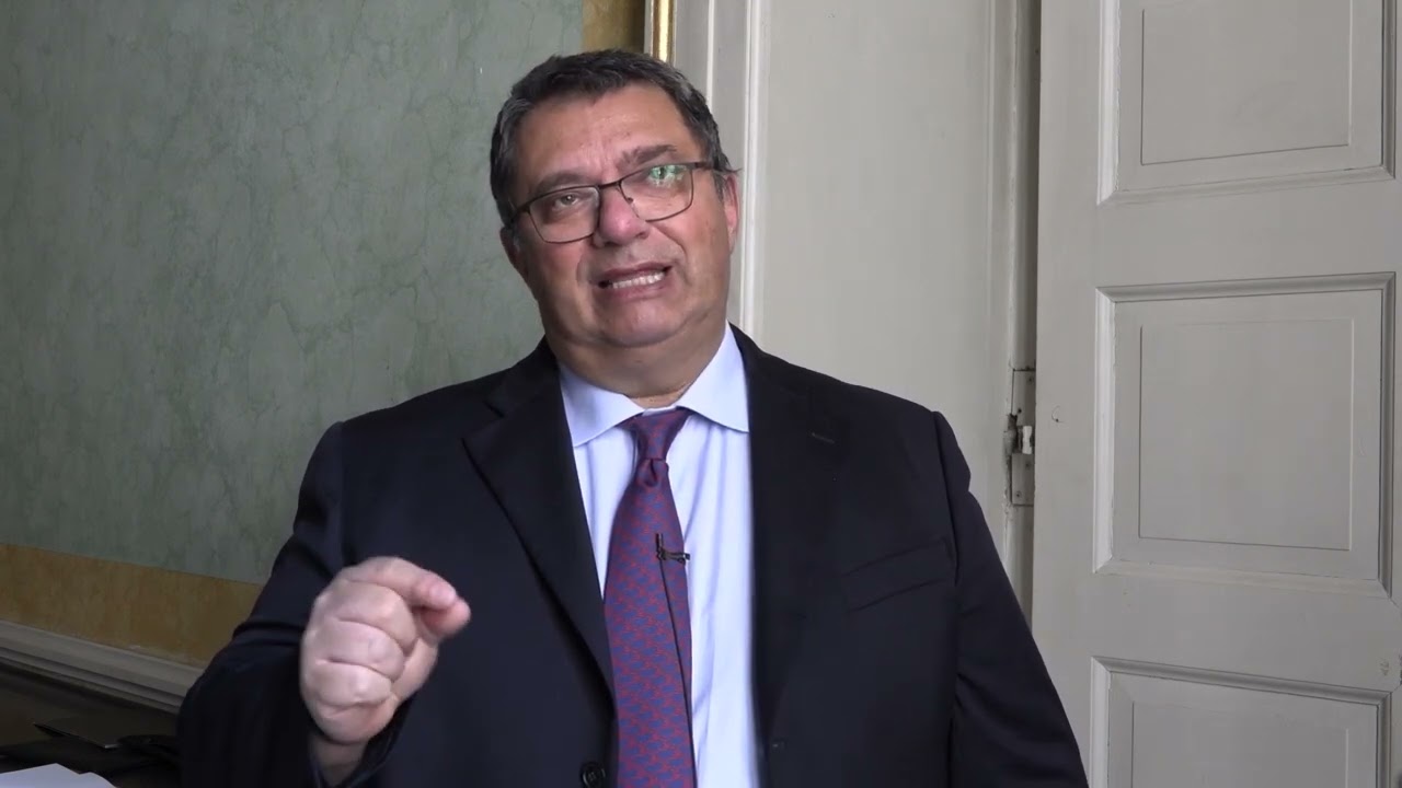 Watch Now Frattura di polso: approccio tradizionale con il gesso oppure intervento chirurgico. Pro e contro Frattura di polso: approccio tradizionale con il gesso oppure intervento chirurgico. Pro e contro