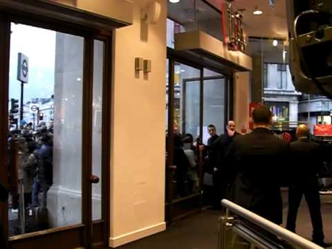 JIMMY CHOO for H&M Oxford Street London 9am crowds run instore