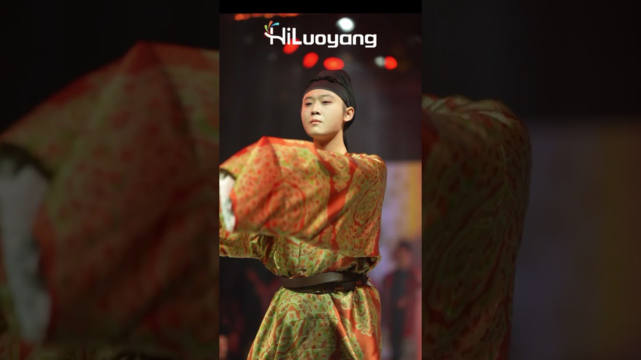 Tang Dynasty Round Collar Robe with Large Red Floral Brocade Pattern. #MyHanfuStyle