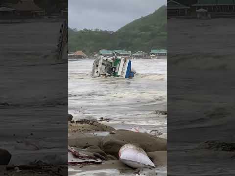 Mar de fondo destruyó varias embarcaciones en San Juan del Sur, Rivas, C10