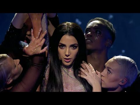 Gina Dirawis öppningsnummer i Idol 2017 - Idol Sverige (TV4)