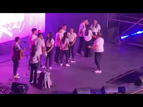 Coro FJU Sólo quien tiene raiz